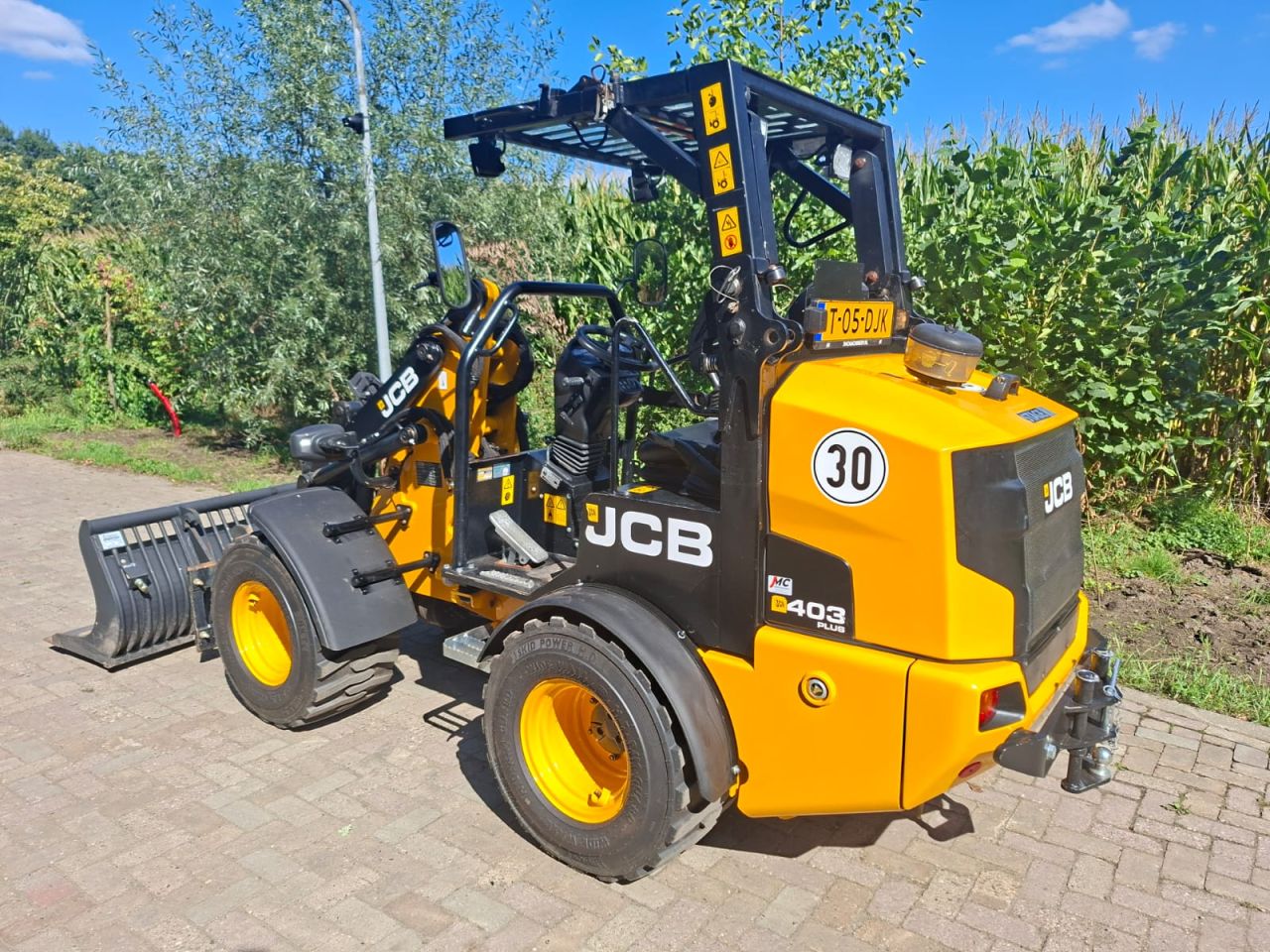 JCB 403 plus stage 5 | bj 2021 | 2320uur | puinbak lepels