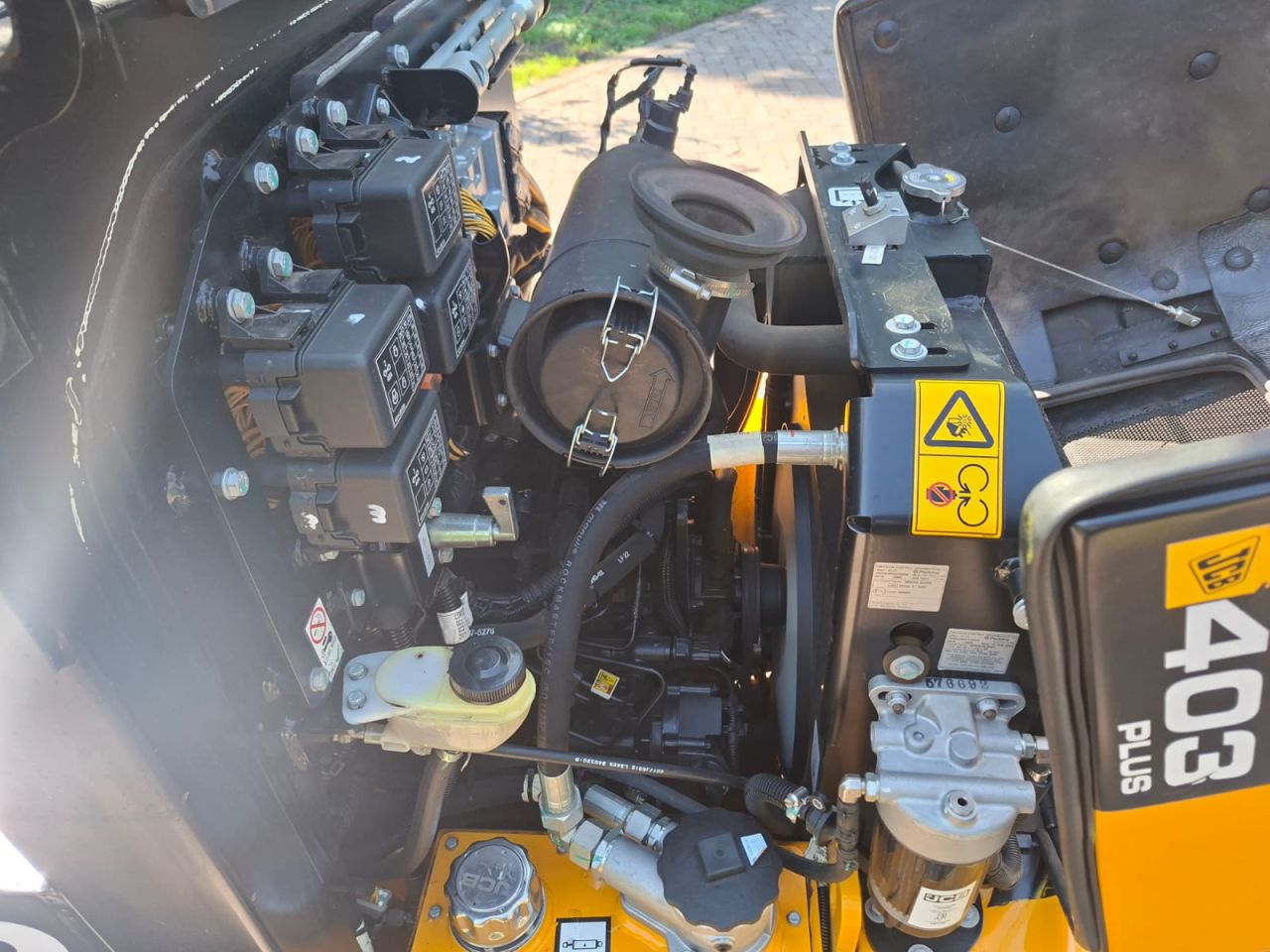 JCB 403 plus stage 5 | bj 2021 | 2320uur | puinbak lepels