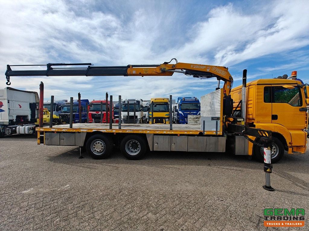 MAN TGA 26.320 6x2/4 DagCabine Euro4 - OpenLaadBak 7m + Fassi F230-3 + VangMuilKoppeling - 02/2027 APK