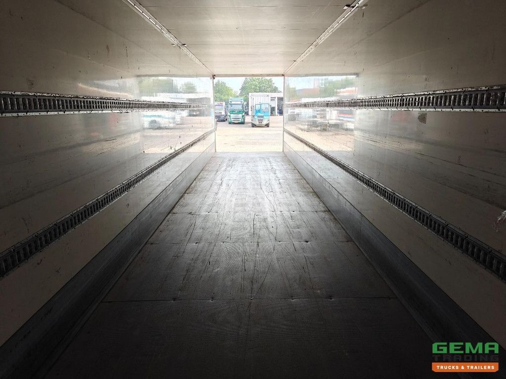 System Trailers TFSSQ18TRPLY Geschlossener Aufbau 13,6 m + Unterklappbare Heckklappe 2000 kg - Lenkachse Tridec + Liftachse - SAF-Scheibenbremsen - TÜV bis 05/2027