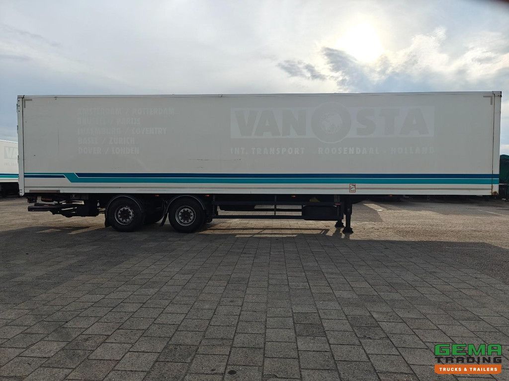 System Trailers TFSSQ18TRPLY Geschlossener Aufbau 13,6 m + Unterklappbare Heckklappe 2000 kg - Lenkachse Tridec + Liftachse - SAF-Scheibenbremsen - TÜV bis 05/2027