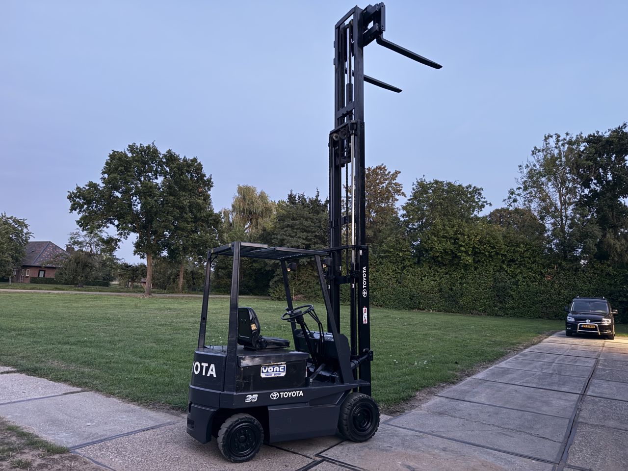 Toyota 2.5 tonner elektrisch triplo 500cm freelift sideshift