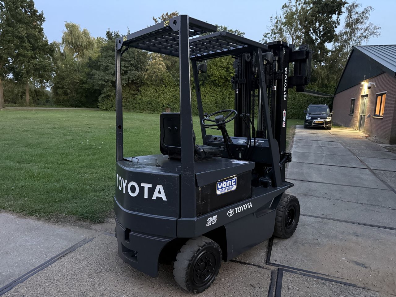 Toyota 2.5 tonner elektrisch triplo 500cm freelift sideshift