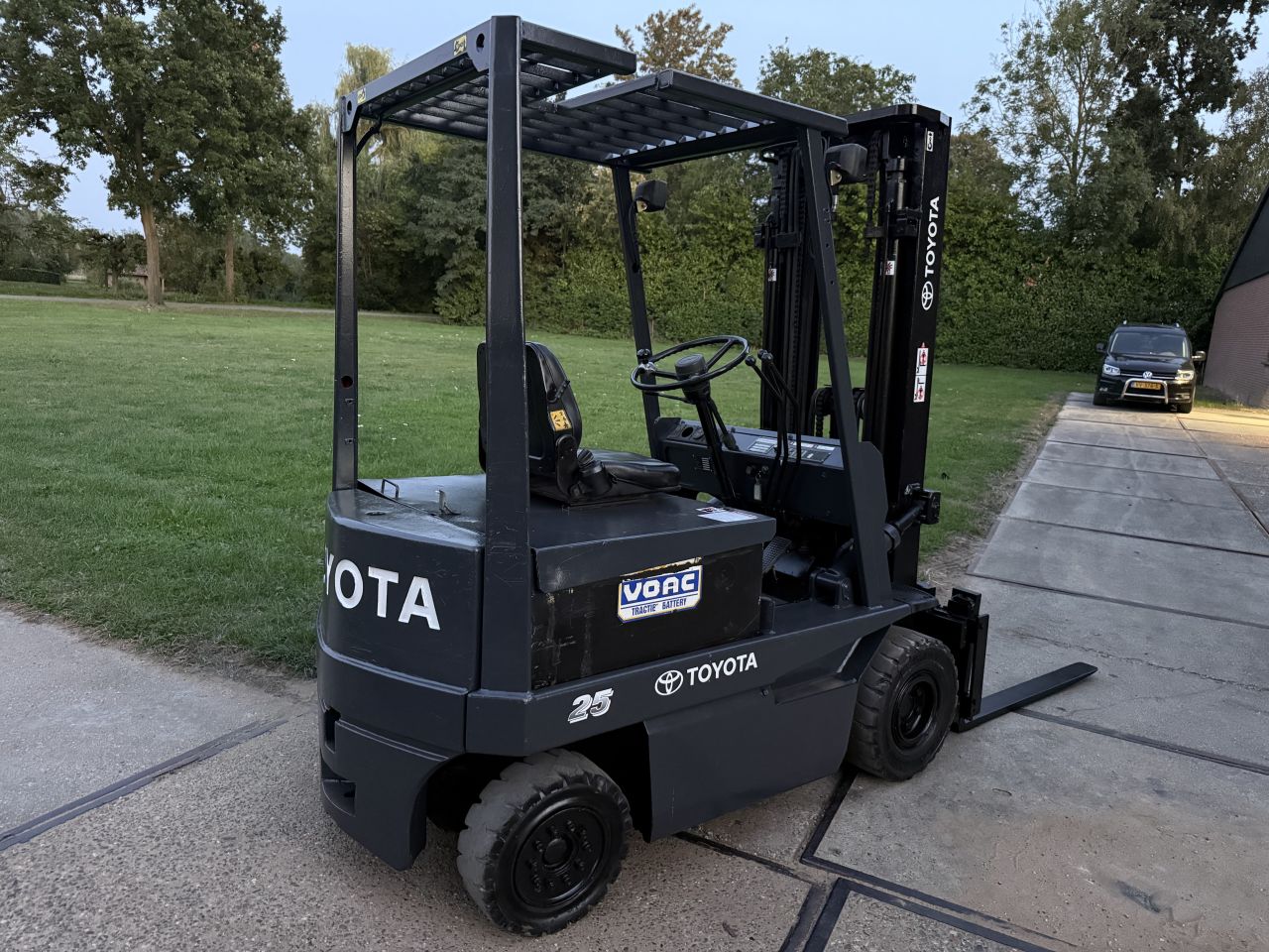 Toyota 2.5 tonner elektrisch triplo 500cm freelift sideshift