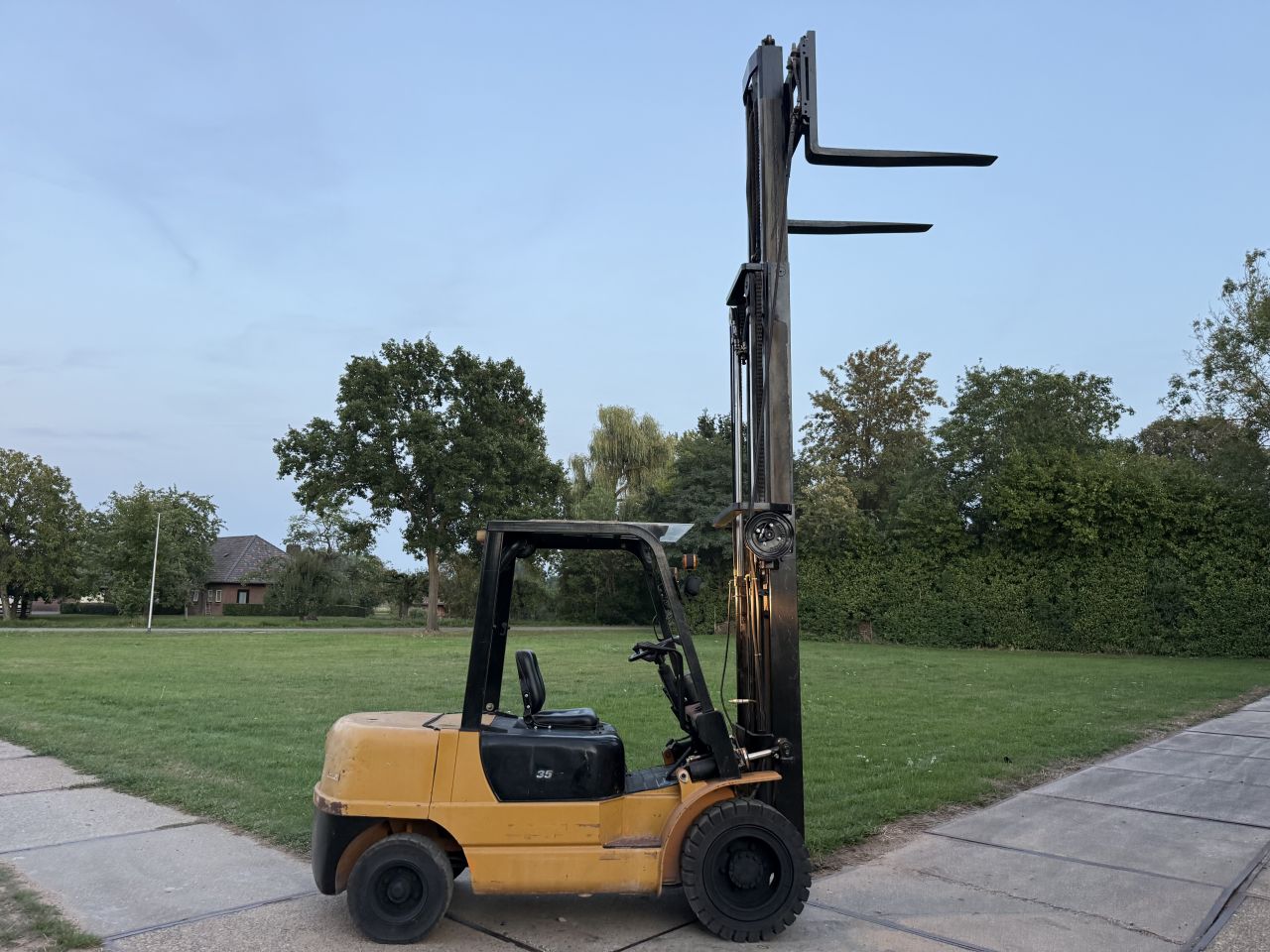 3.5 tonner diesel heftruck 3-delig freelift 4 ventielen 3500uur
