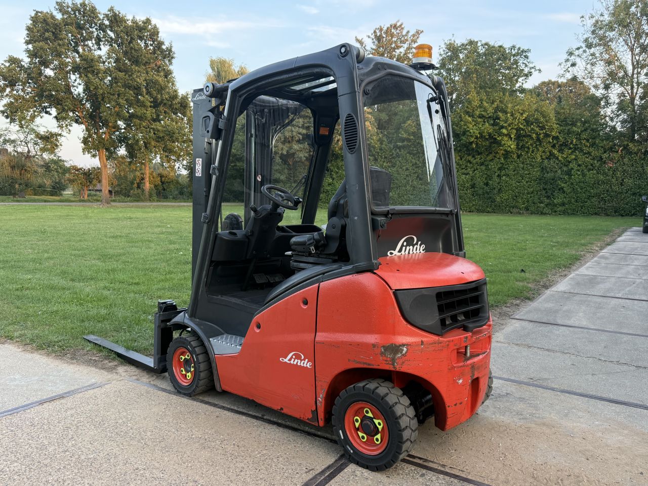 Linde 1600KG diesel heftruck triplo freelift sideshift 8000uur