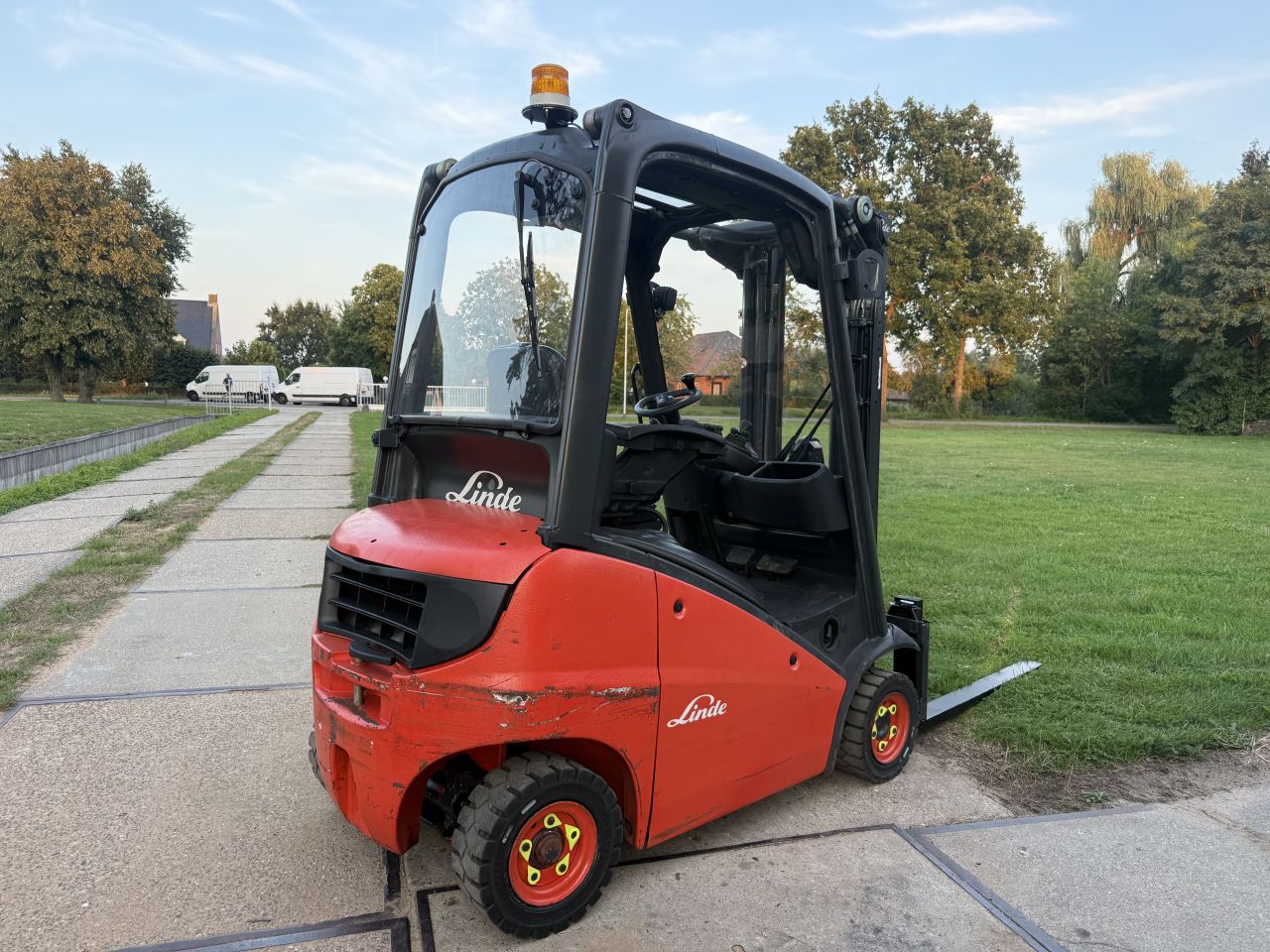Linde 1600KG diesel heftruck triplo freelift sideshift 8000uur