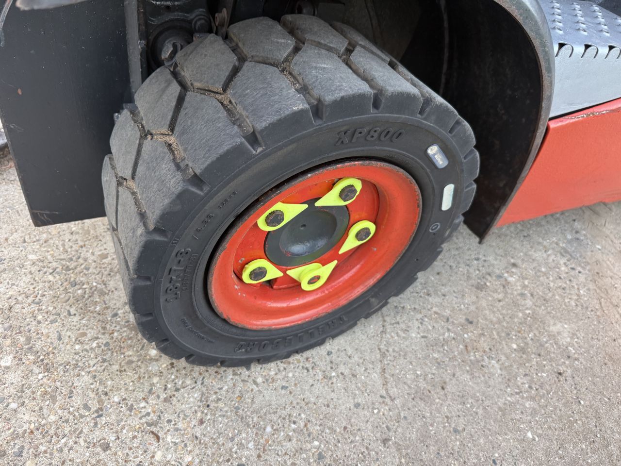 Linde 1600KG diesel heftruck triplo freelift sideshift 8000uur