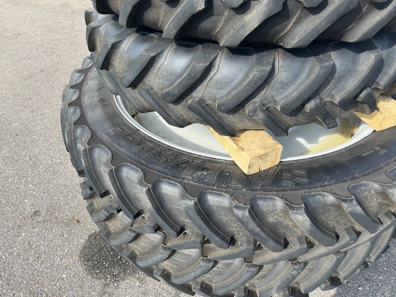 Alliance 320/95R50+270/95R36