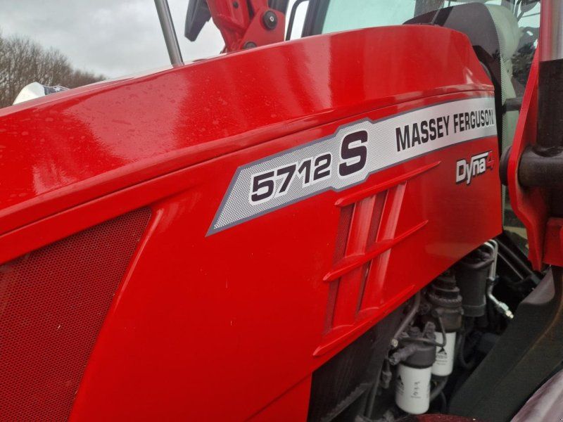 Massey Ferguson 5712S DYNA 4