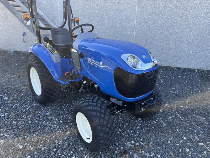 New Holland BOOMER 25 HST