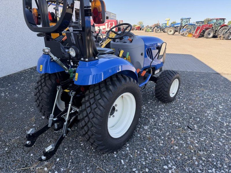 New Holland BOOMER 25 HST