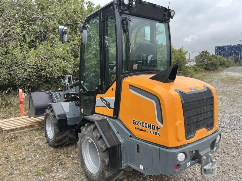 Giant G2700HD PLUS CABINE
