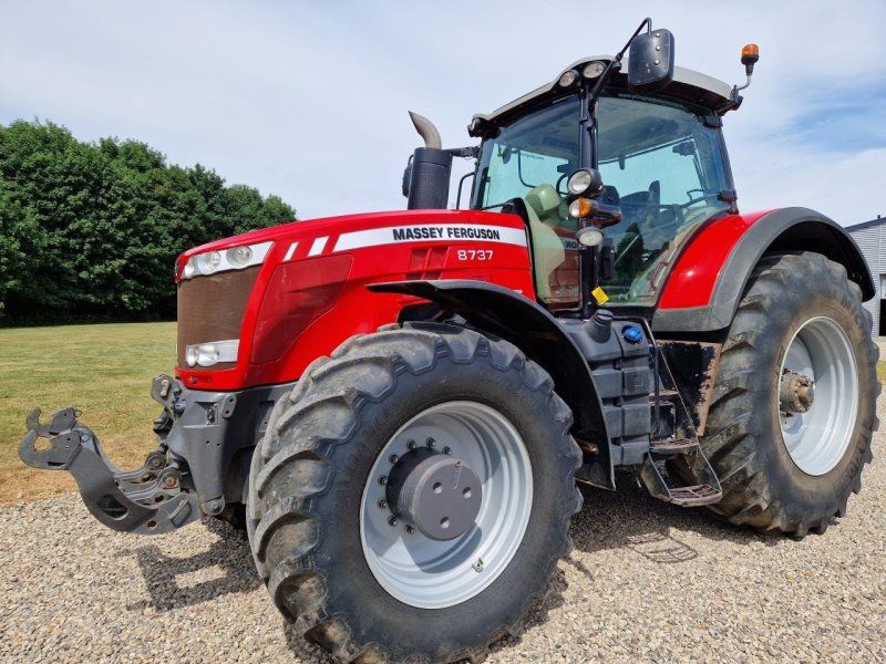 Massey Ferguson 8737 CLUSIVE