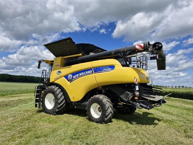 New Holland CR9.90
