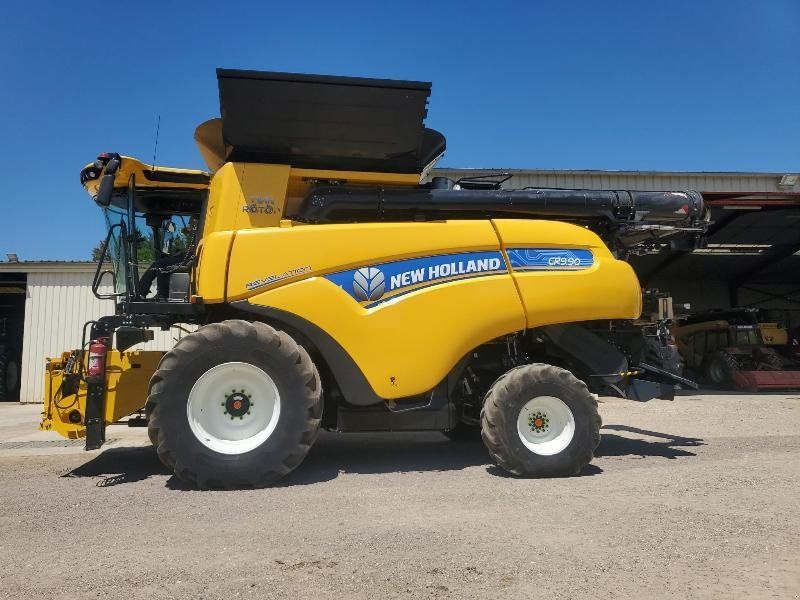 New Holland CR9.90