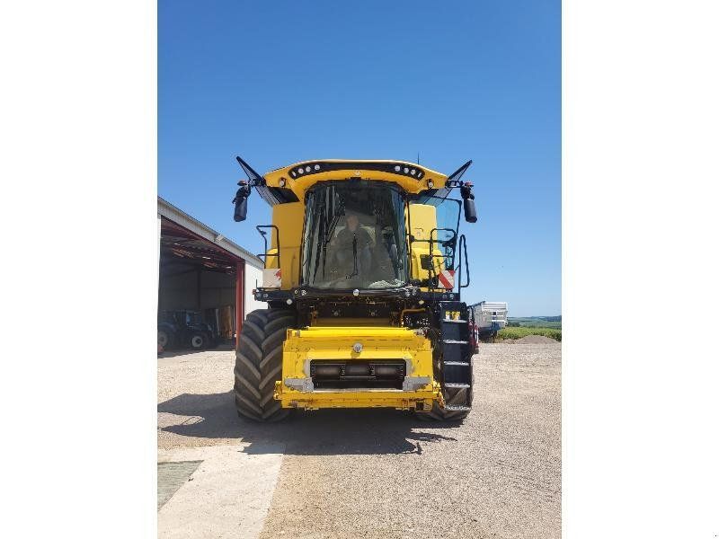 New Holland CR9.90