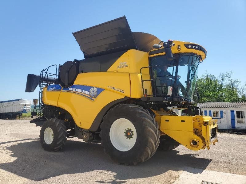 New Holland CR9.90