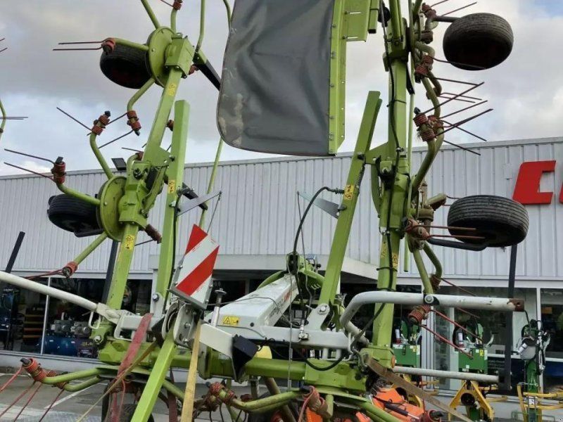 Claas faneuse volto 700