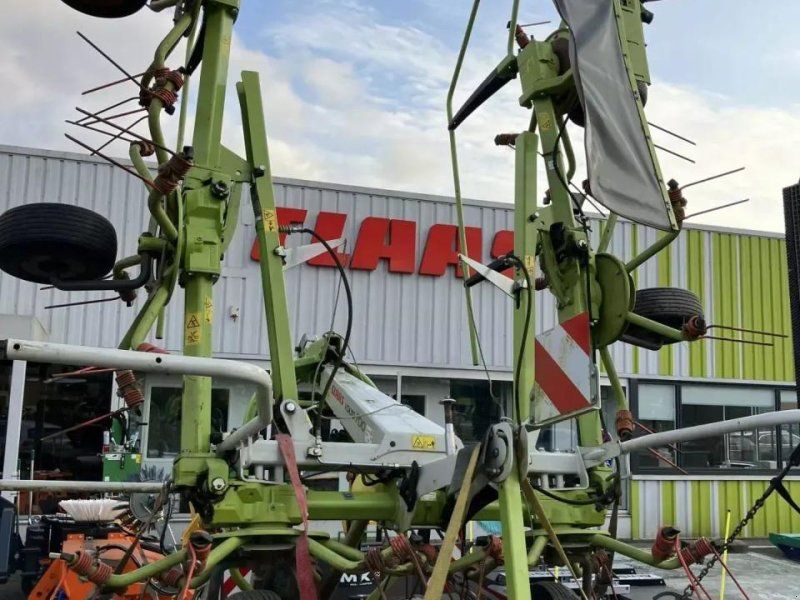 Claas faneuse volto 700