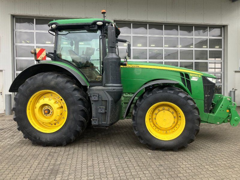 John Deere 8400R