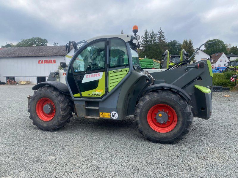 Claas Scorpion 9055