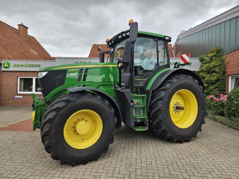 John Deere 6250R