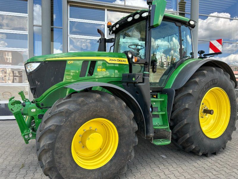 John Deere 6R215