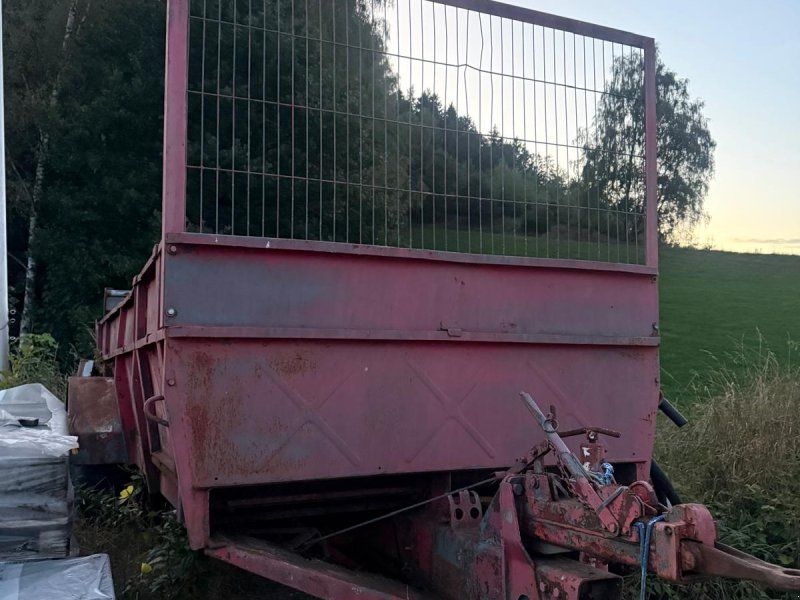 Fortschritt-Stalldungstreuer 00