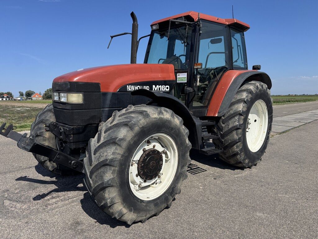 New Holland M160