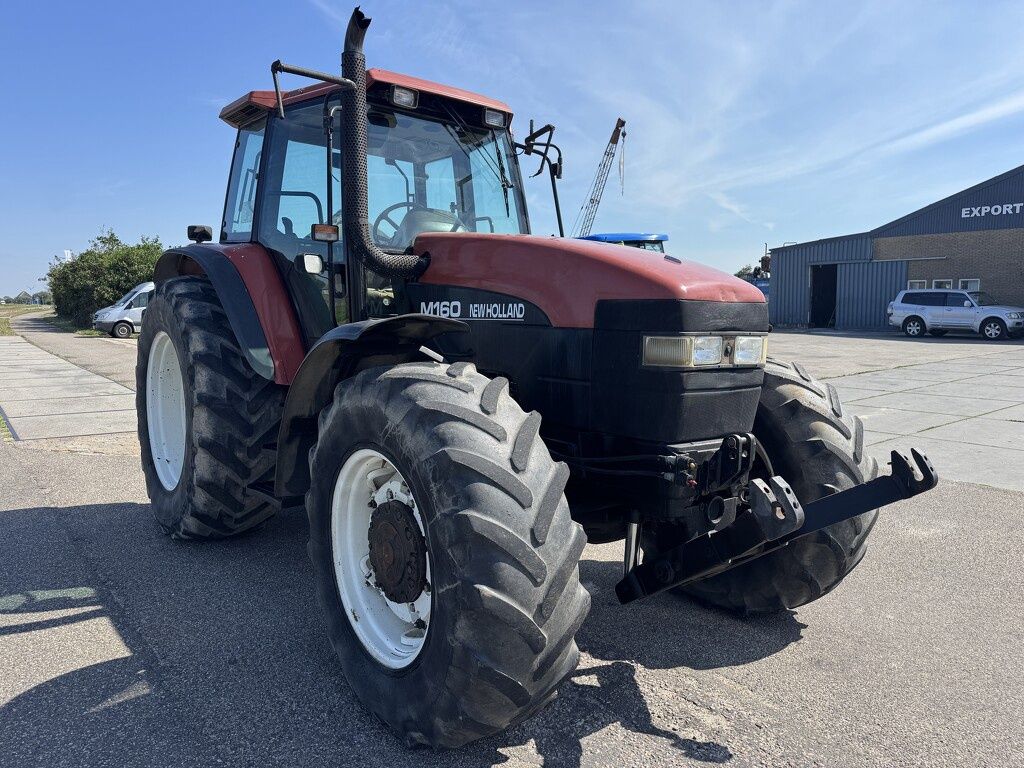 New Holland M160