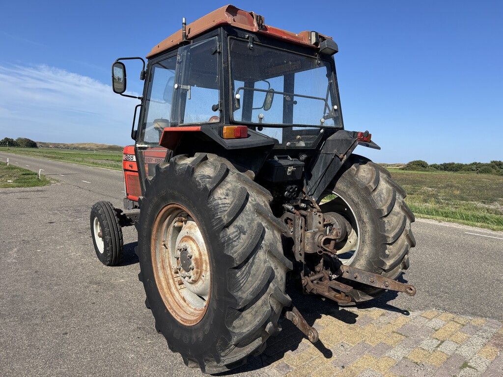 Massey-Ferguson 365