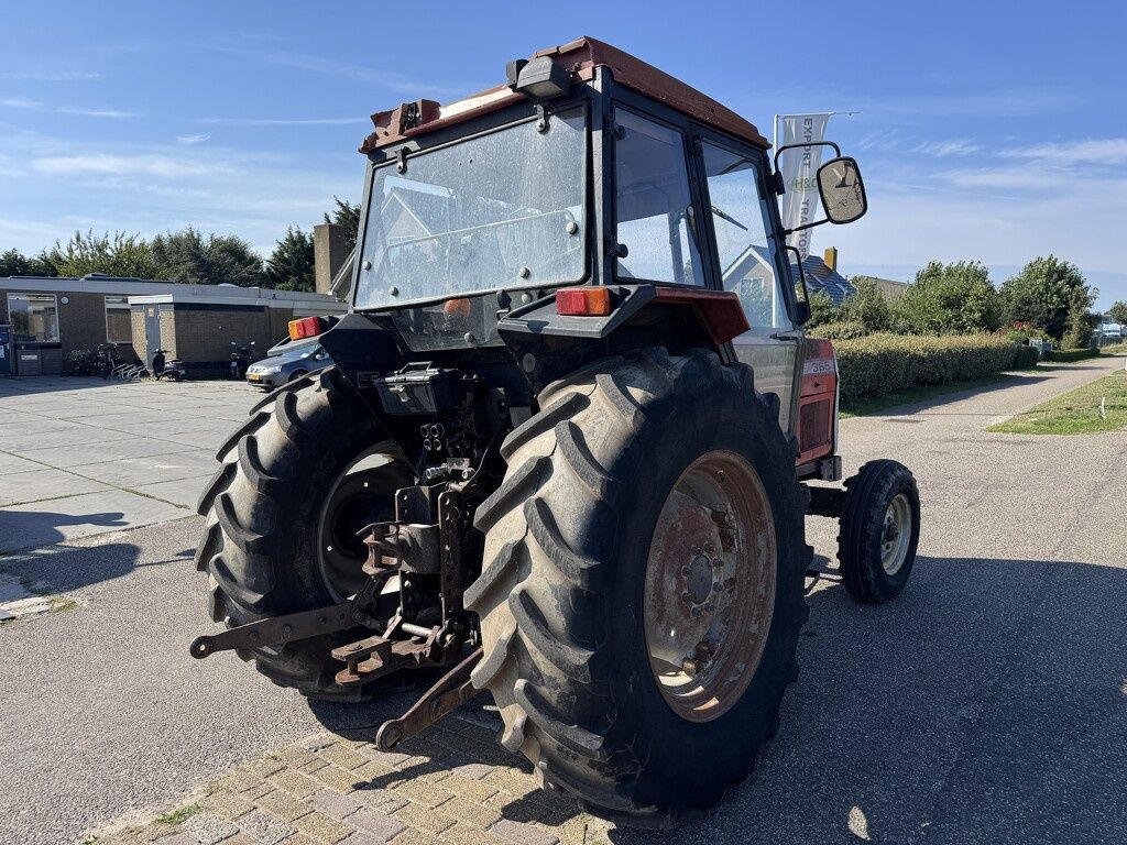 Massey-Ferguson 365