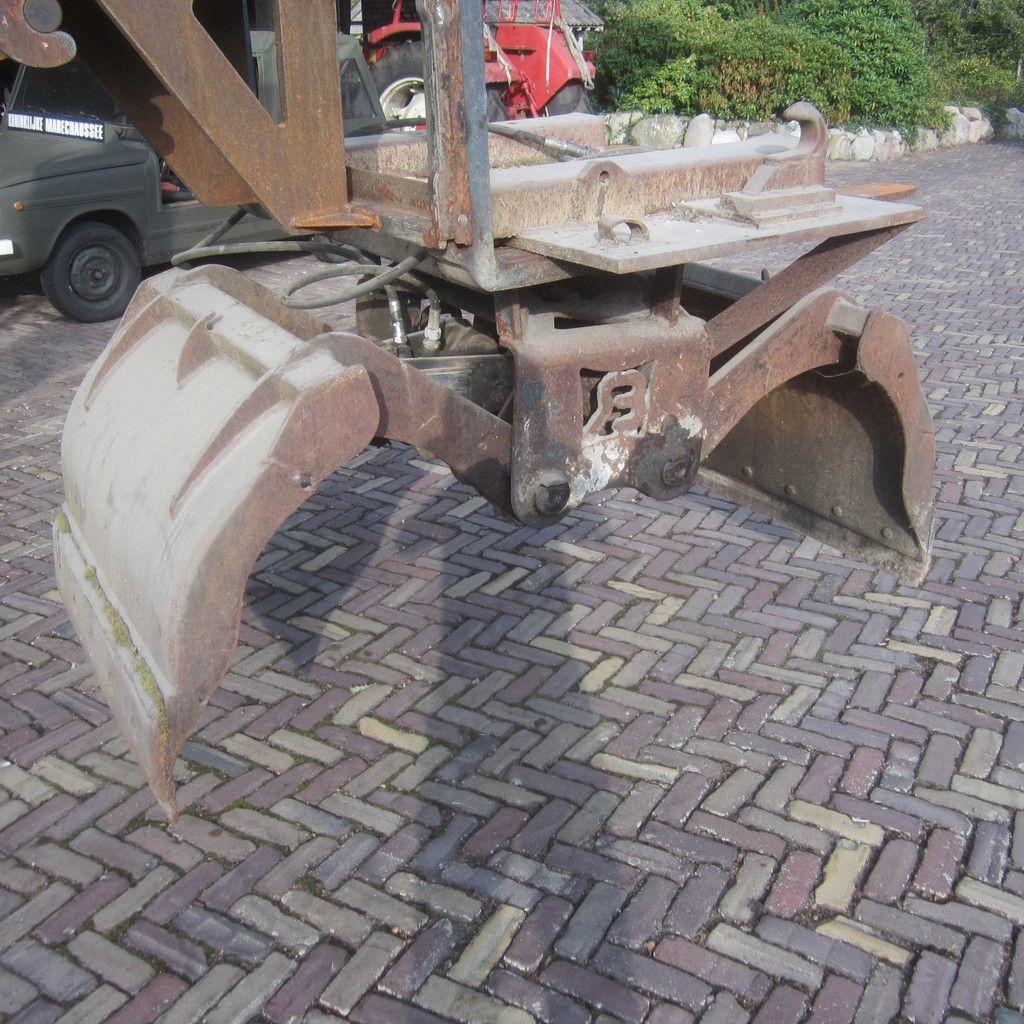 Bakker Sloop-sorteergrijper, Bakker knijpbak