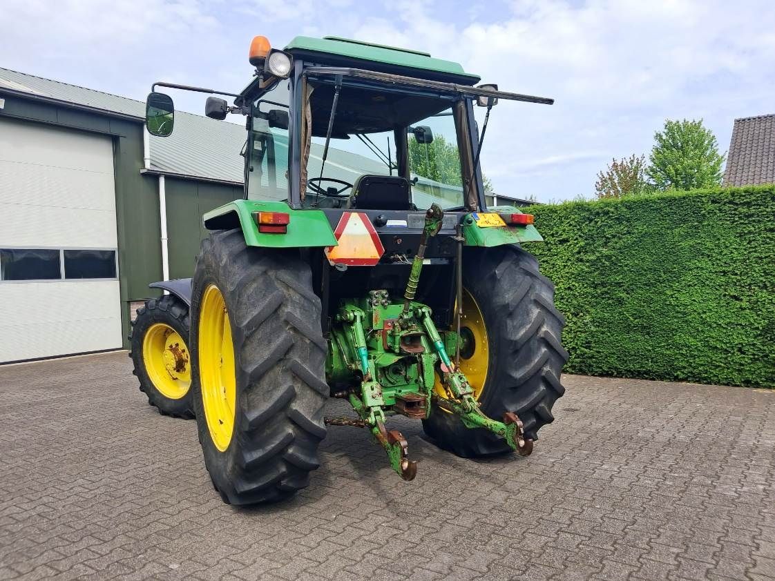 John Deere 3350