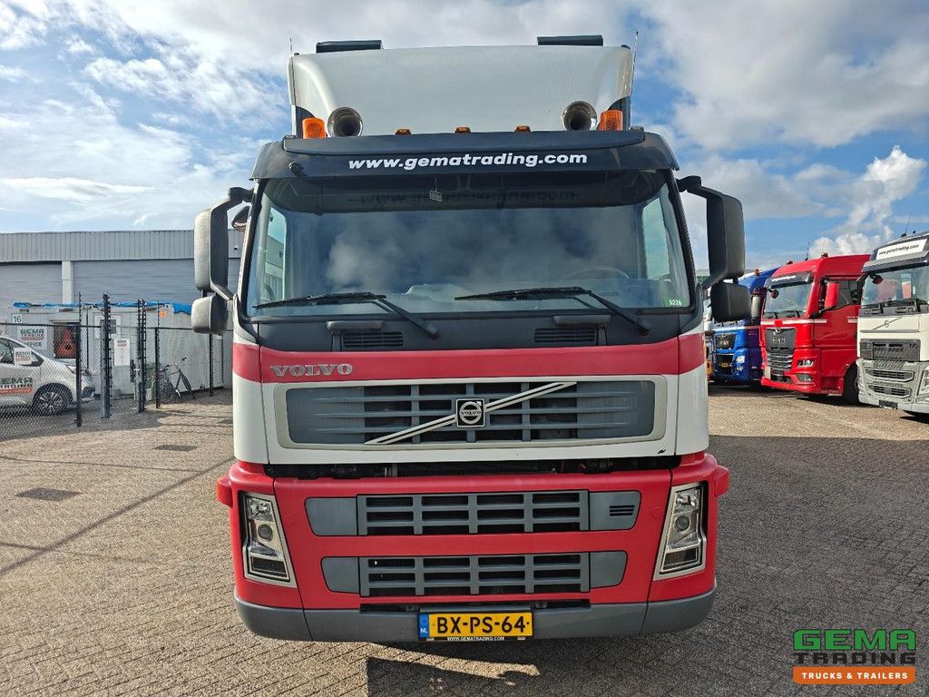Volvo FM 330 EEV 6X2 Day Cabin EEV - Roller Tarpaulin Storage Box 7.2m - Hardwood Floor - Crane Connection