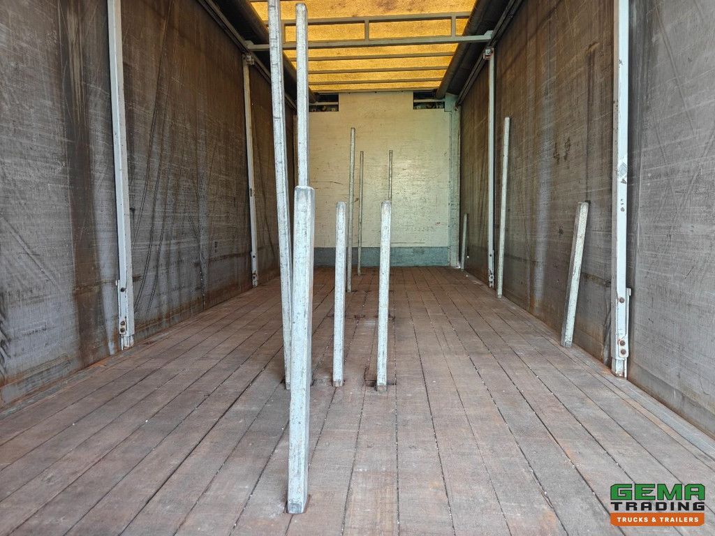 Volvo FM 330 EEV 6X2 Day Cabin EEV - Roller Tarpaulin Storage Box 7.2m - Hardwood Floor - Crane Connection