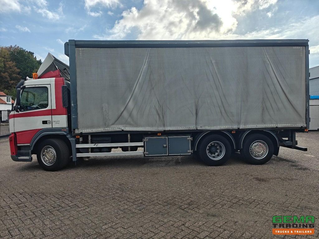 Volvo FM 330 EEV 6X2 Day Cabin EEV - Roller Tarpaulin Storage Box 7.2m - Hardwood Floor - Crane Connection