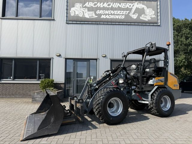 Giant G3500 X-tra 1400uur Full option NIEUWSTAAT Minishovel
