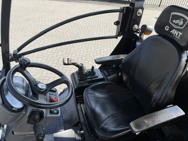 Giant G3500 X-tra 1400uur Full option NIEUWSTAAT Minishovel
