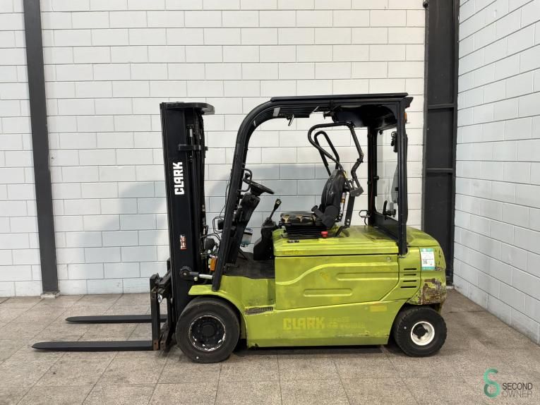 Forklifts Electric Clark GEX 30 2011 Triplex