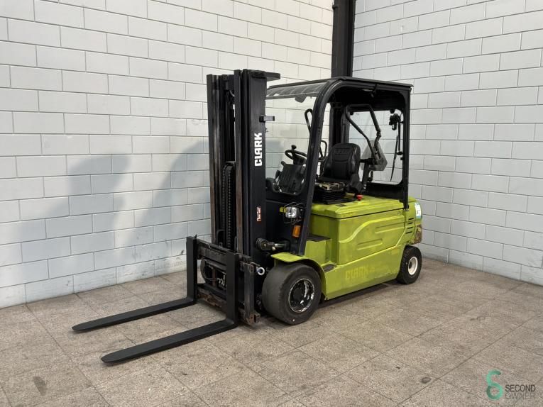 Forklifts Electric Clark GEX 30 2011 Triplex