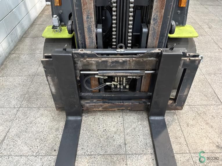 Forklifts Electric Clark GEX 30 2011 Triplex