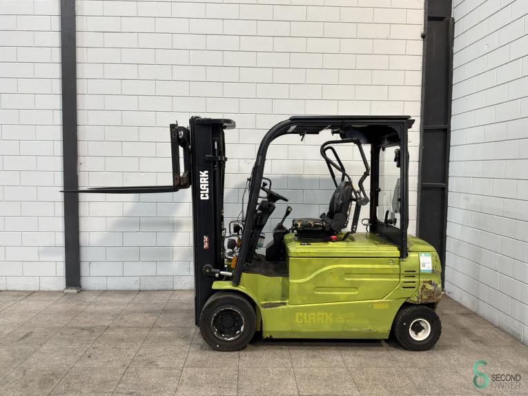 Forklifts Electric Clark GEX 30 2011 Triplex