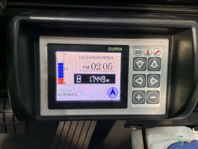 Forklifts Electric Clark GEX 30 2011 Triplex
