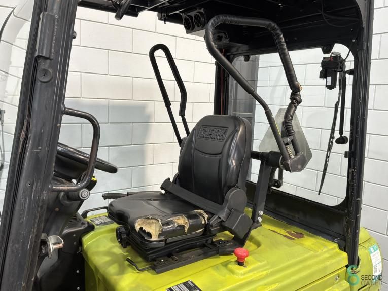 Forklifts Electric Clark GEX 30 2011 Triplex