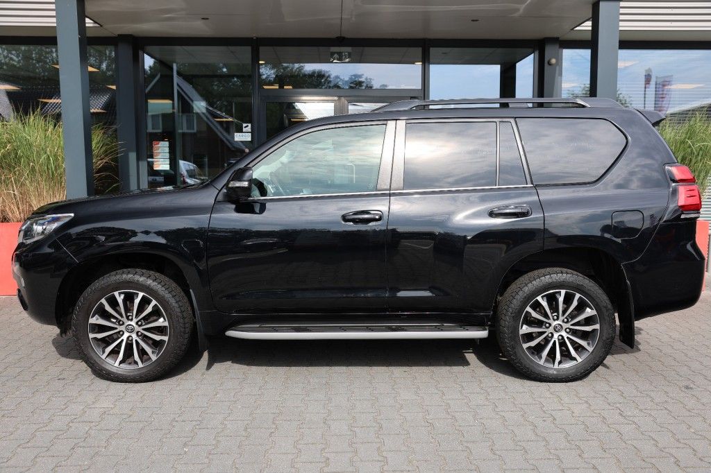 Toyota Landcruiser 150 2.8 D-4D 5DRS EXECUTIVE A/T VAN