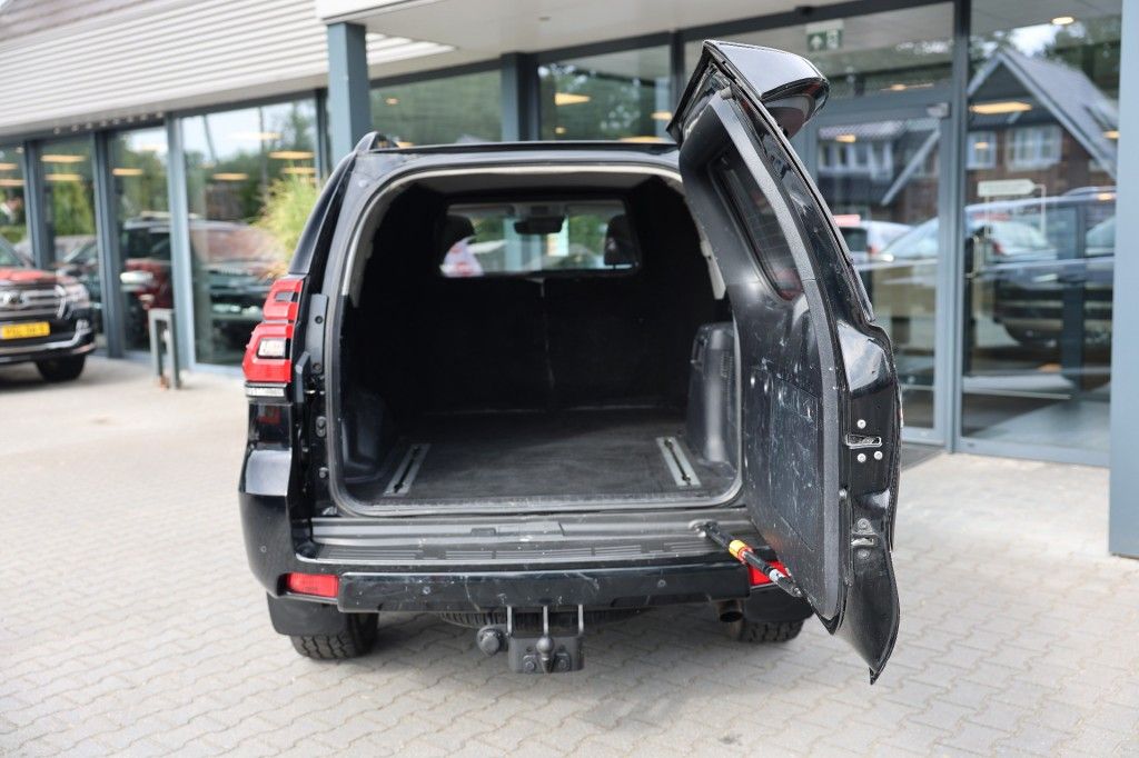 Toyota Landcruiser 150 2.8 D-4D 5DRS EXECUTIVE A/T VAN
