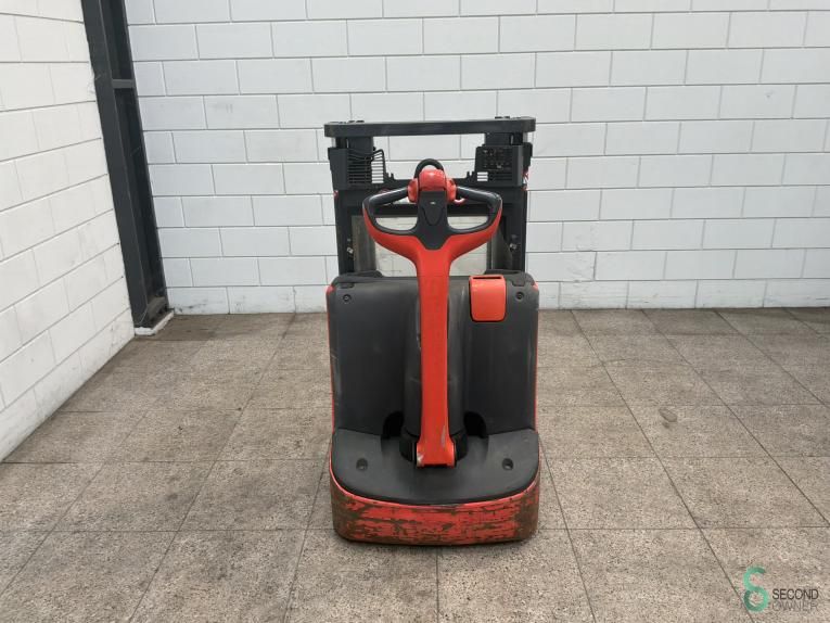 Stackers Electric Linde D08 2016 Hours 611