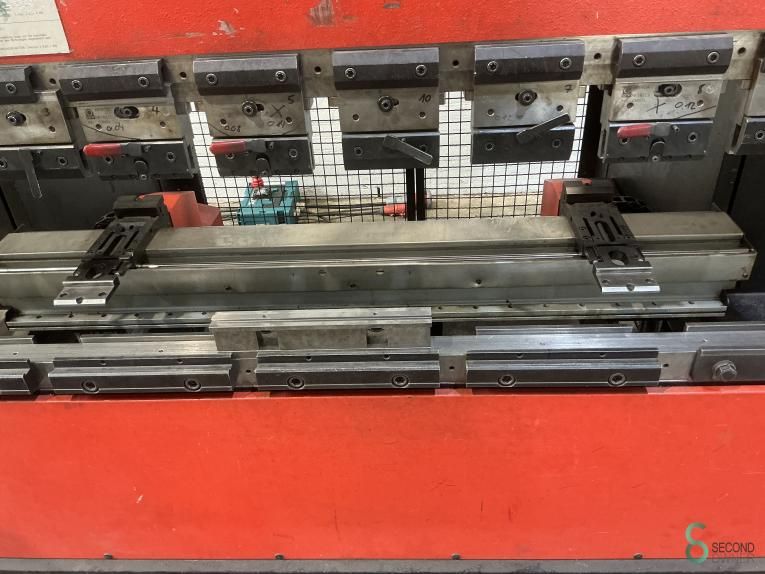 Press brakes Amada HFE 50-20 2001 8 Axis